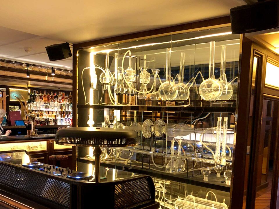 Hovarda bar & restaurant