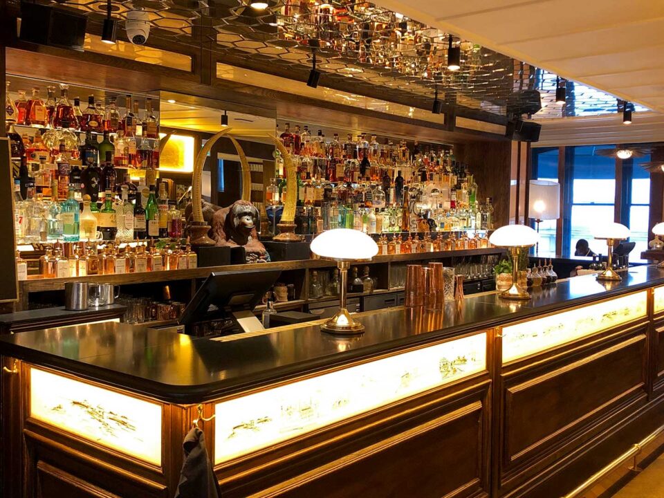 Hovarda bar & restaurant